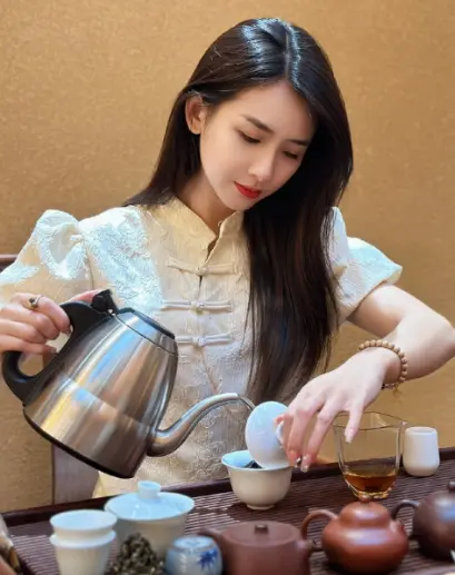美琪大戏院夜场话剧剧迷沙龙会所，江宁路历史老剧场南京西路优质单身聚会夜游路线